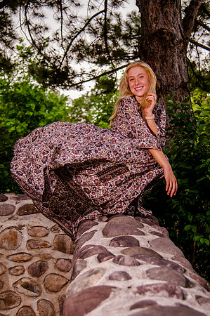 Unforgettable Family Portraits: Celebrating Love and Beauty at the International Peace Gardens