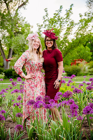 Unforgettable Family Portraits: Celebrating Love and Beauty at the International Peace Gardens