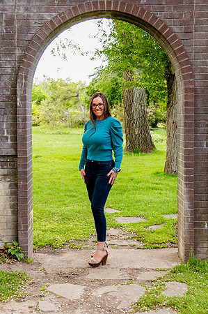 Unforgettable Family Portraits: Celebrating Love and Beauty at the International Peace Gardens