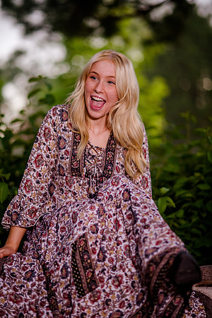 Unforgettable Family Portraits: Celebrating Love and Beauty at the International Peace Gardens