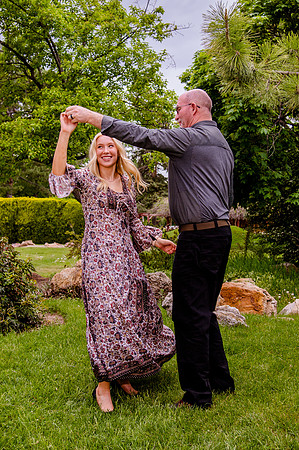 Unforgettable Family Portraits: Celebrating Love and Beauty at the International Peace Gardens