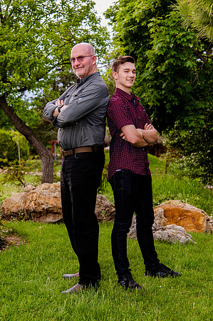 Unforgettable Family Portraits: Celebrating Love and Beauty at the International Peace Gardens