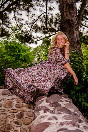 Unforgettable Family Portraits: Celebrating Love and Beauty at the International Peace Gardens