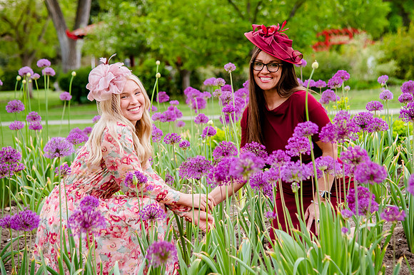 Unforgettable Family Portraits: Celebrating Love and Beauty at the International Peace Gardens