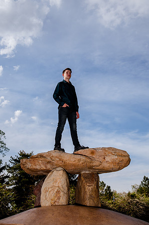 Unforgettable Family Portraits: Celebrating Love and Beauty at the International Peace Gardens