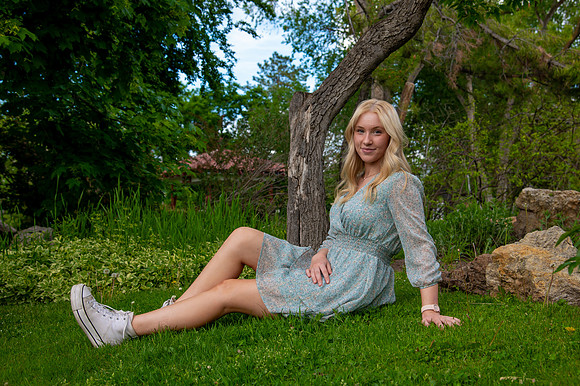 Unforgettable Family Portraits: Celebrating Love and Beauty at the International Peace Gardens