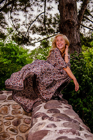 Unforgettable Family Portraits: Celebrating Love and Beauty at the International Peace Gardens