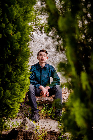 Unforgettable Family Portraits: Celebrating Love and Beauty at the International Peace Gardens