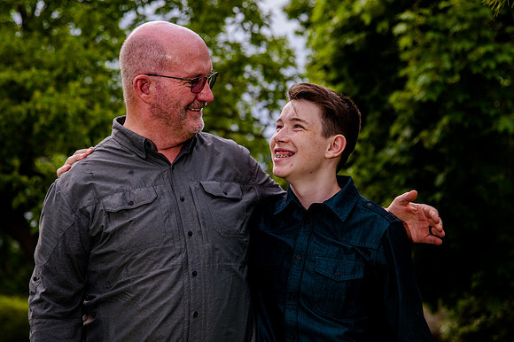 Unforgettable Family Portraits: Celebrating Love and Beauty at the International Peace Gardens