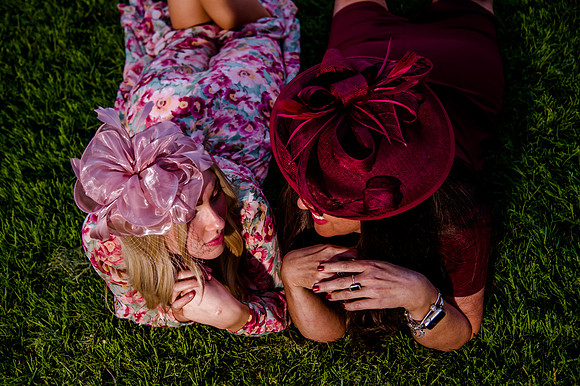 Unforgettable Family Portraits: Celebrating Love and Beauty at the International Peace Gardens