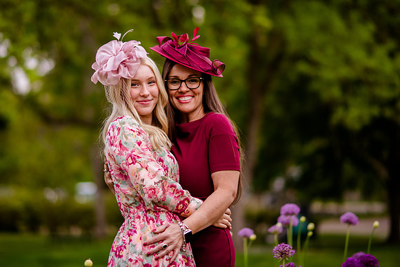 Unforgettable Family Portraits: Celebrating Love and Beauty at the International Peace Gardens