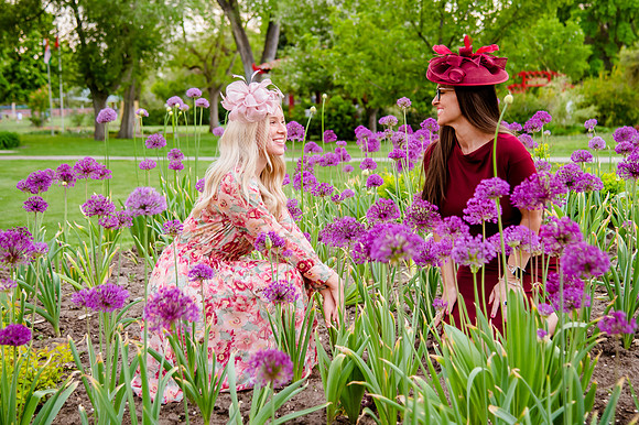 Unforgettable Family Portraits: Celebrating Love and Beauty at the International Peace Gardens