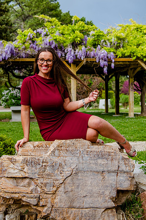 Unforgettable Family Portraits: Celebrating Love and Beauty at the International Peace Gardens