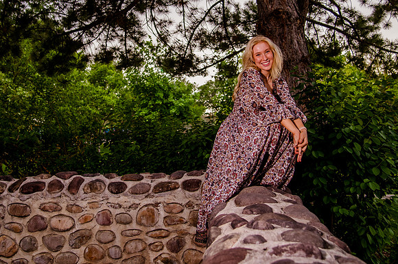 Unforgettable Family Portraits: Celebrating Love and Beauty at the International Peace Gardens
