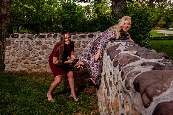 Unforgettable Family Portraits: Celebrating Love and Beauty at the International Peace Gardens