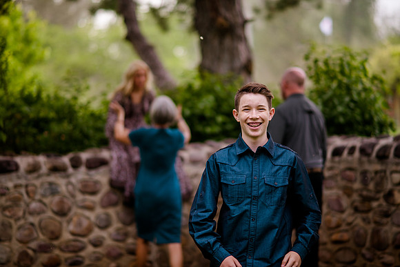 Unforgettable Family Portraits: Celebrating Love and Beauty at the International Peace Gardens