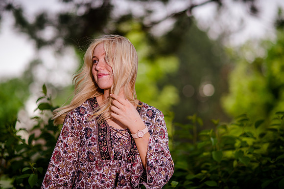 Unforgettable Family Portraits: Celebrating Love and Beauty at the International Peace Gardens