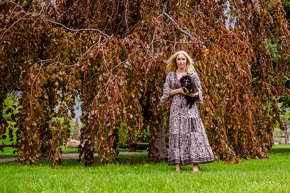 Unforgettable Family Portraits: Celebrating Love and Beauty at the International Peace Gardens