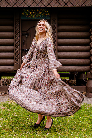 Unforgettable Family Portraits: Celebrating Love and Beauty at the International Peace Gardens