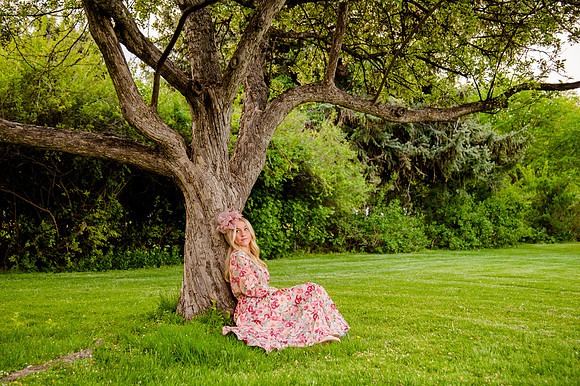 Unforgettable Family Portraits: Celebrating Love and Beauty at the International Peace Gardens