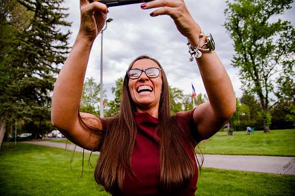 Unforgettable Family Portraits: Celebrating Love and Beauty at the International Peace Gardens