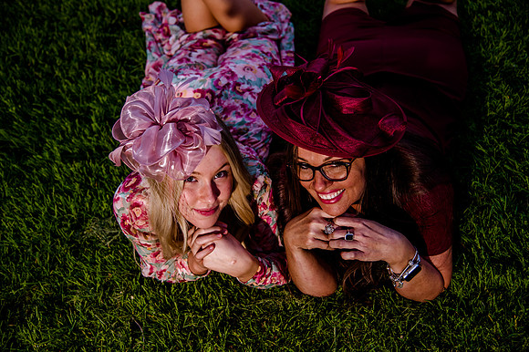 Unforgettable Family Portraits: Celebrating Love and Beauty at the International Peace Gardens