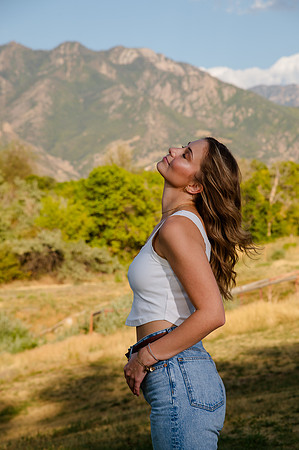 Family Portraits at Wheeler Farm: Alicia Peterson's Blended Family in the Glow of Sunset
