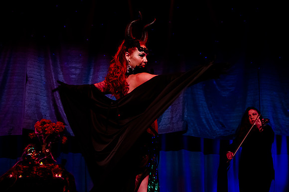 Kiki Halloween73243