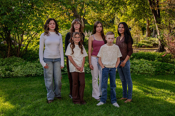 Kelly Lopez Family Portraits at International Peace Gardens in Salt Lake City, Utah9973
