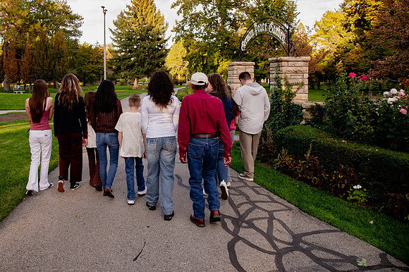 Kelly Lopez Family Portraits at International Peace Gardens in Salt Lake City, Utah193