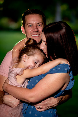 Golden Hour Family Portraits at the International Peace Gardens – The Boss Family8592