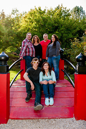 Family Pictues at the International Peace Gardens slc,utah-9614