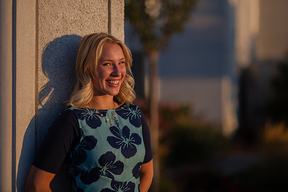 Missionary Photoshoot: Isabelle Petersen at Bountiful Temple