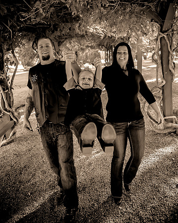 Family Pictues at the International Peace Gardens slc,utah-9755