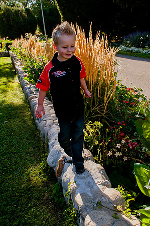 Family Pictues at the International Peace Gardens slc,utah-9709