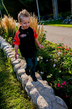 Family Pictues at the International Peace Gardens slc,utah-9714