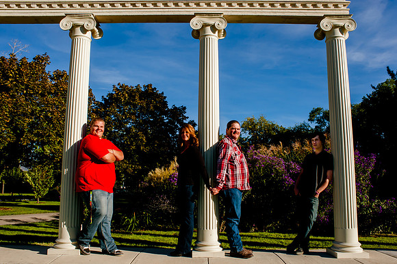 Family Pictues at the International Peace Gardens slc,utah-9802