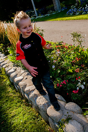 Family Pictues at the International Peace Gardens slc,utah-9715