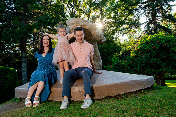 Golden Hour Family Portraits at the International Peace Gardens – The Boss Family676
