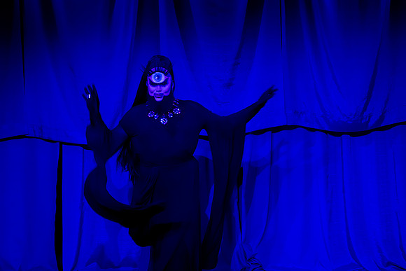 Kiki Cabaret54923