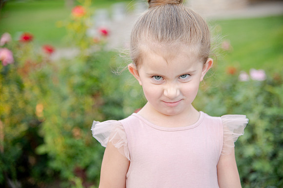 Golden Hour Family Portraits at the International Peace Gardens – The Boss Family1074