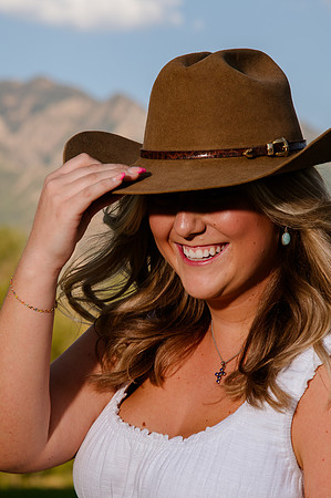 Family Portraits at Wheeler Farm: Alicia Peterson's Blended Family in the Glow of Sunset