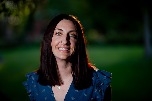 Golden Hour Family Portraits at the International Peace Gardens – The Boss Family8554