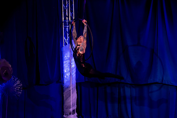 Kiki Cabaret54672