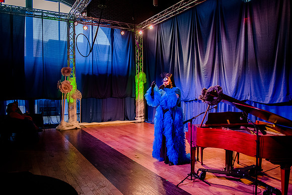Kiki Cabaret53580