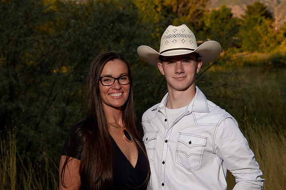 Family Portraits at Wheeler Farm: Alicia Peterson's Blended Family in the Glow of Sunset
