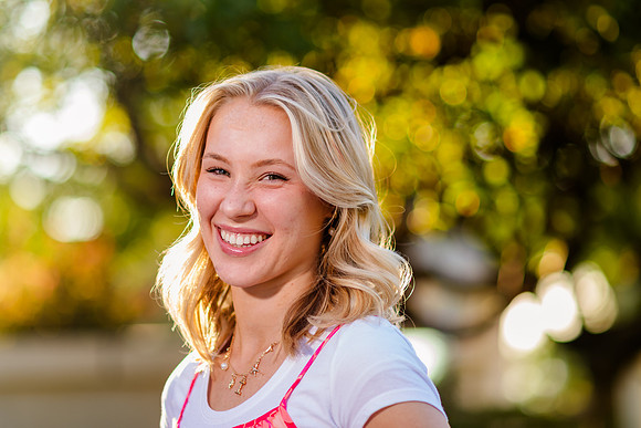 Missionary Photoshoot: Isabelle Petersen at Bountiful Temple