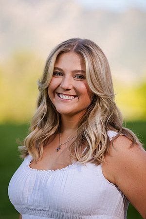Family Portraits at Wheeler Farm: Alicia Peterson's Blended Family in the Glow of Sunset