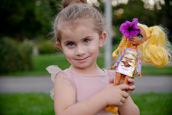 Golden Hour Family Portraits at the International Peace Gardens – The Boss Family1401