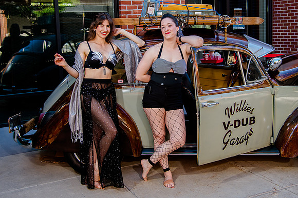Kiki Cabaret 39394